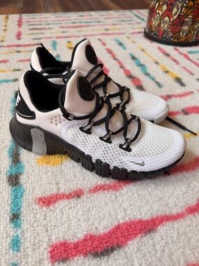 Nike Free Metcon 4 Premium - Rare White colorway